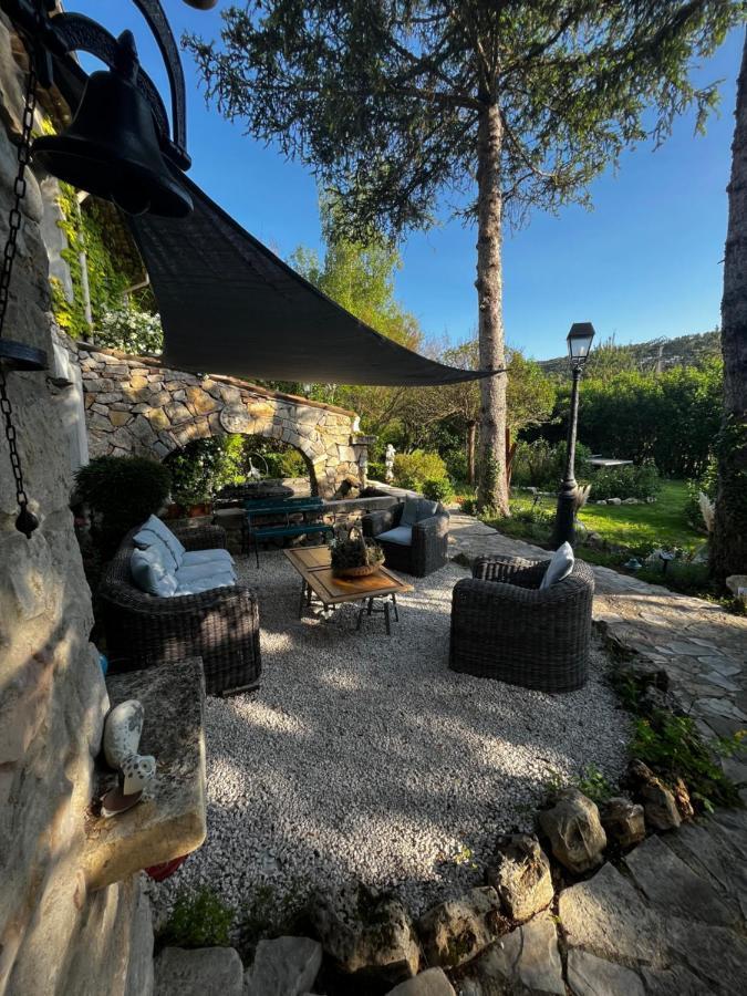 Le Priolat Des Anges Aux Portes Des Gorges Du Verdon Trigance Exterior foto